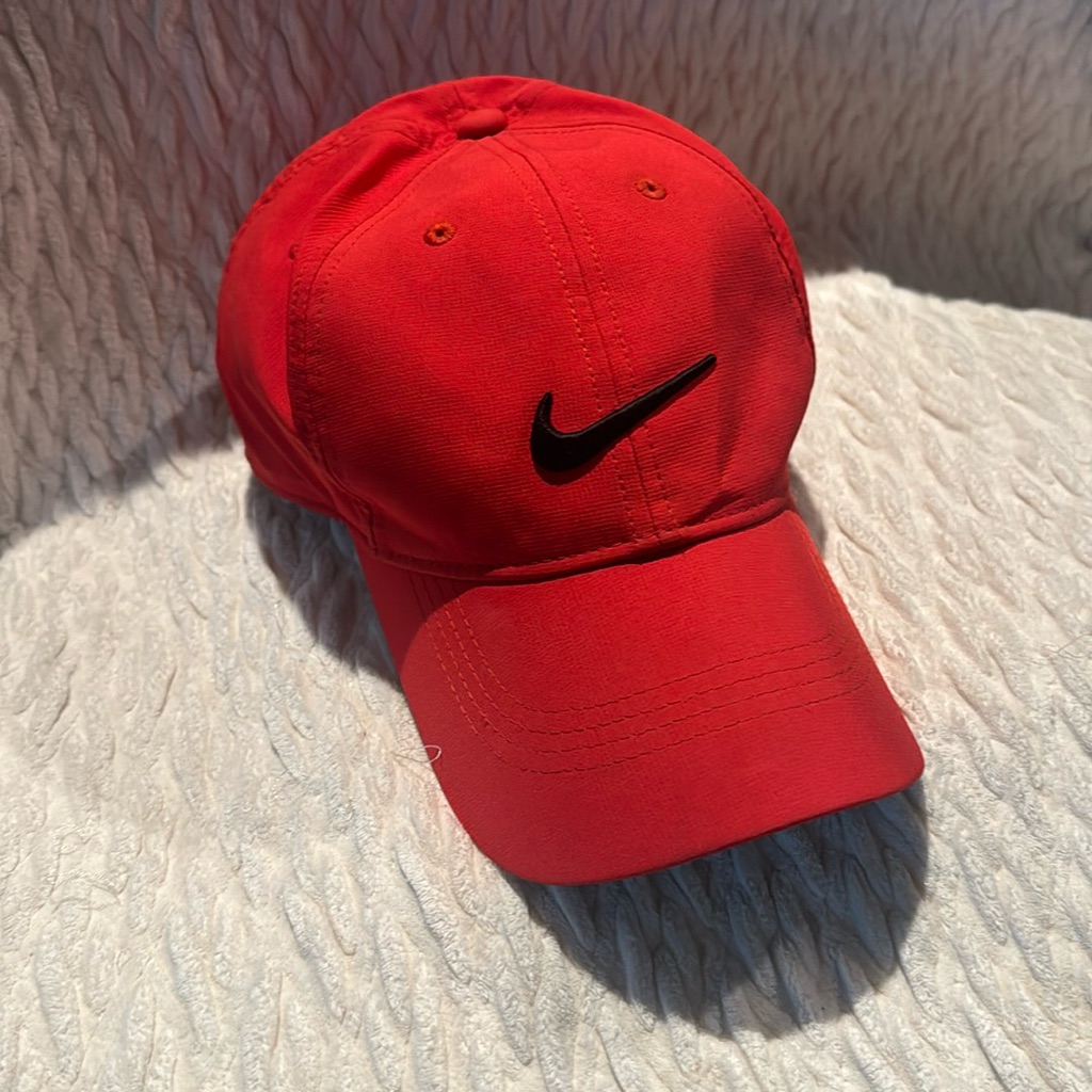 Nike Swoosh Hat Golf Baseball Cap Red Adjustable